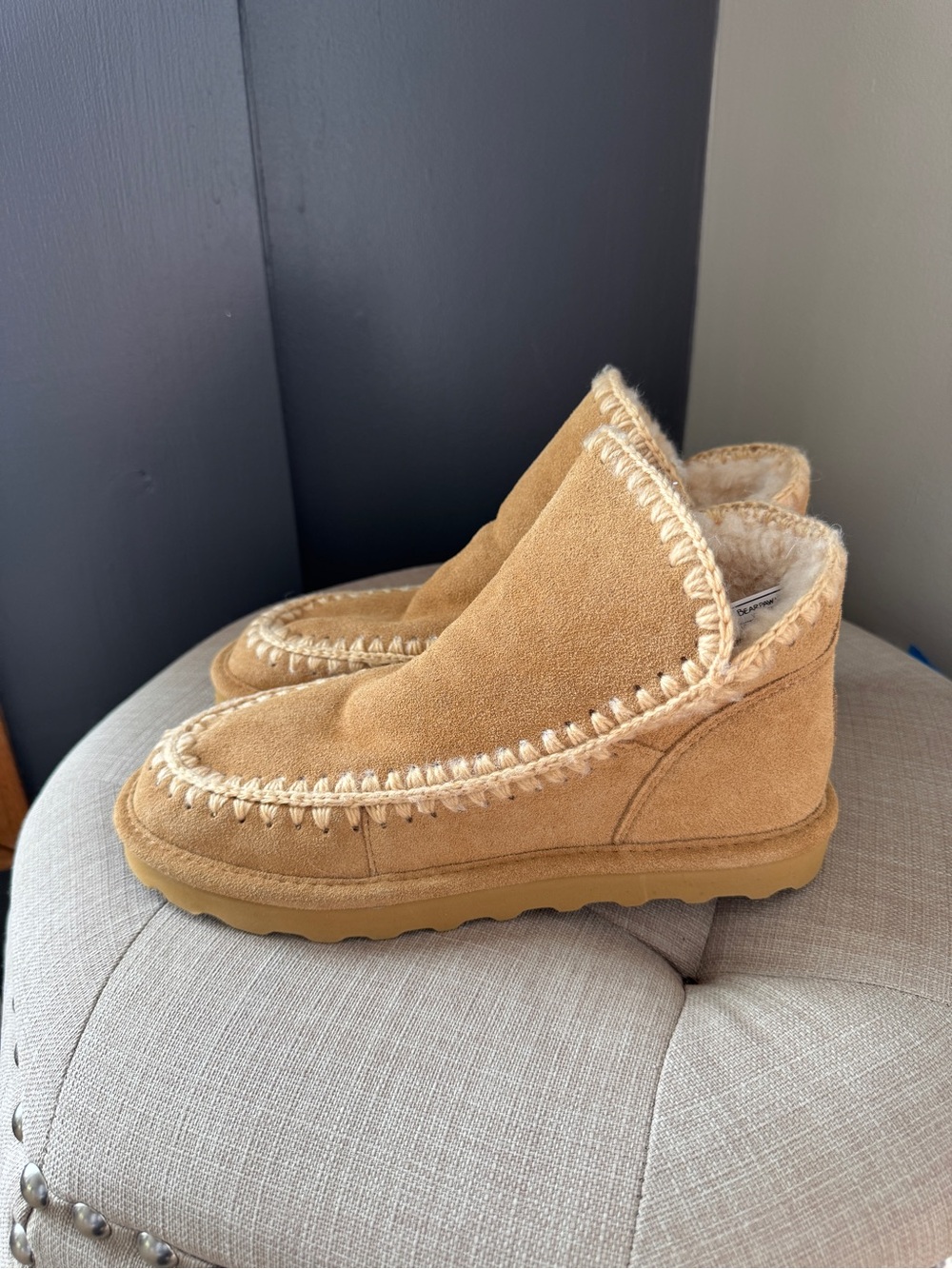 Bearpaw Winter Iced Coffee Boots NWOT
Size 9 - Picture 4 of 7